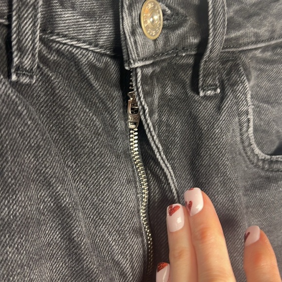 Urban Outfitters BDG High Rise Black Washed Mom Jeans Size 27 - Picture 7 of 12